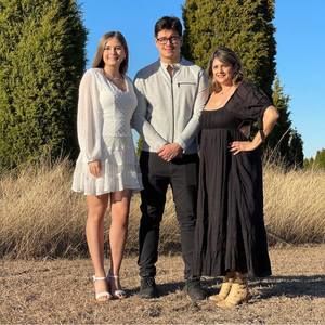 Meet your Posher, Claudia